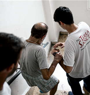 I volontari di Pro Terra Sancta al servizio dei più fragili (Foto Giovanni Dinatolo)