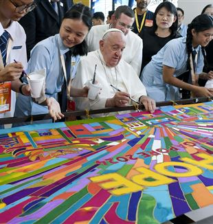 Il Papa con i giovani di Singapore (Vatican Media/ABACAPRESS.COM)