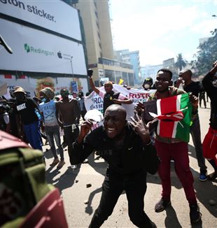 Nairobi, gli scontri tra polizia e manifestanti (Foto Ansa/Kanyiri Wahito/ZUMA Press Wire)